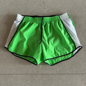 NIKE WOMENS DRI FIT RUNNING SHORTS SIZE MEDIUM